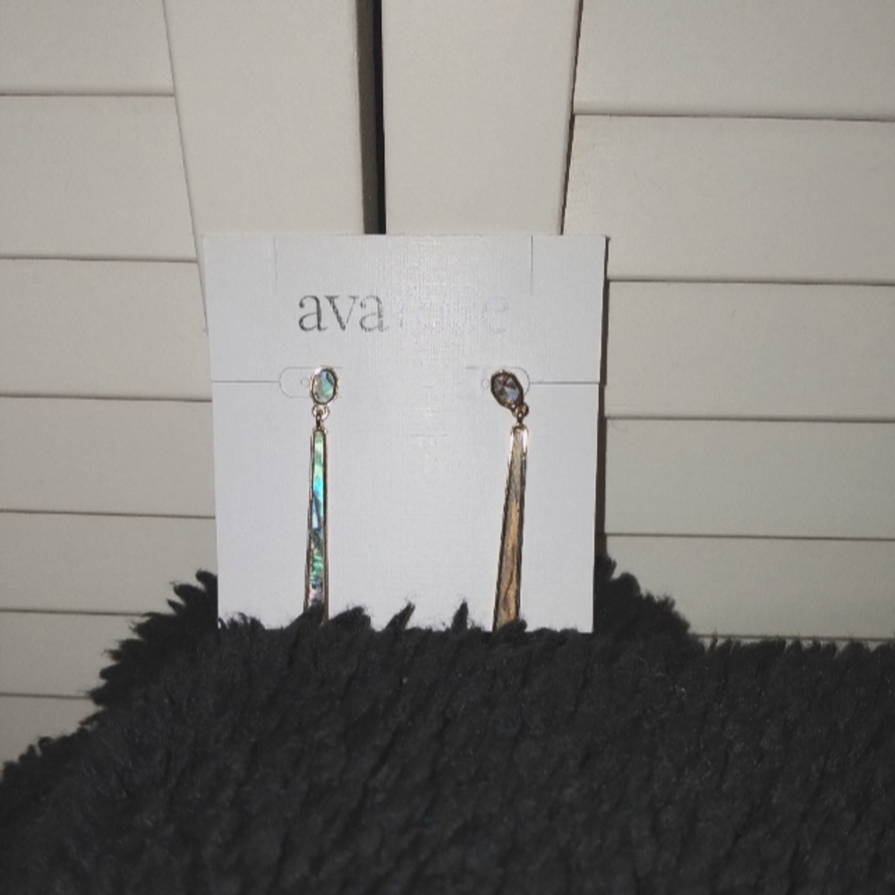 Ava Rose drop earrings